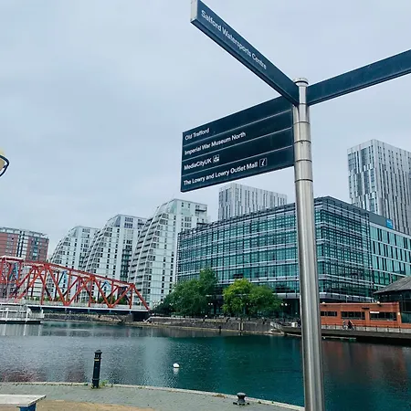Great 2Bed Apt In Salford Quays With Water View Manchester Exterior photo